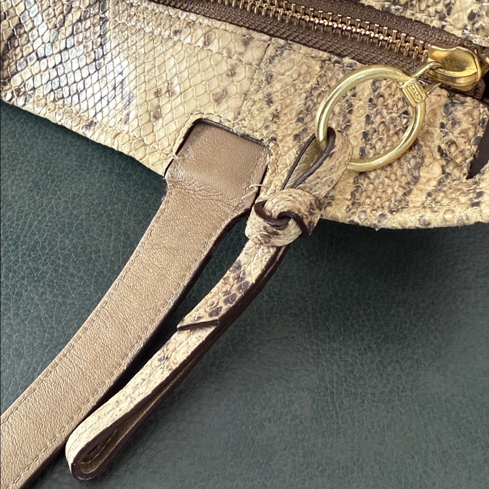 Coach 17043 Vintage Audrey Beige and Snake Leather Tote Bag🎀🎀 - Picture 4 of 16